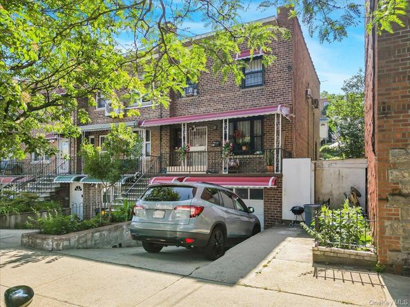 4634 Carpenter Avenue, Bronx NY 10470