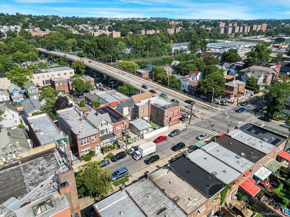 4634 Carpenter Avenue, Bronx NY 10470