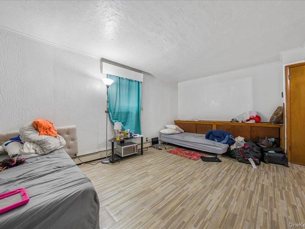 4634 Carpenter Avenue, Bronx NY 10470