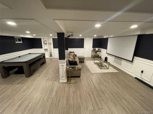 806 Center Drive, North Baldwin NY 11510