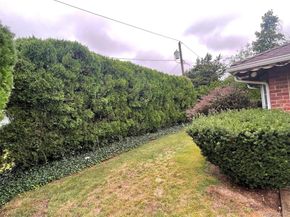 806 Center Drive, North Baldwin NY 11510