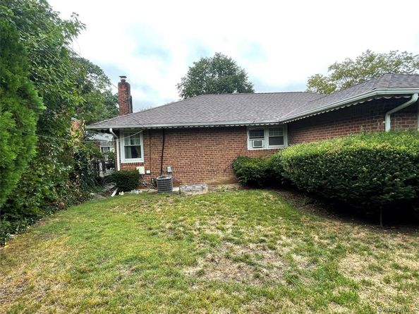 806 Center Drive, North Baldwin NY 11510