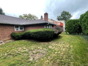 806 Center Drive, North Baldwin NY 11510