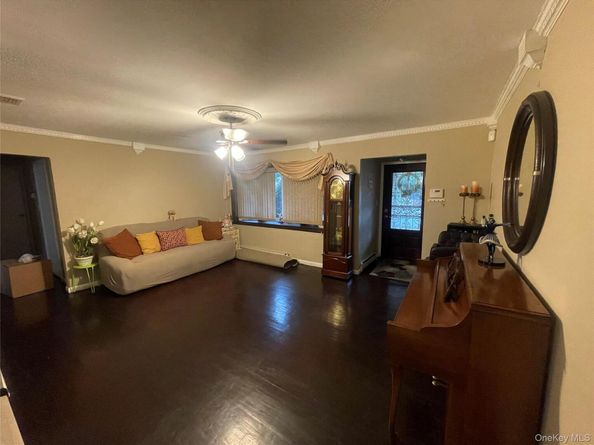 806 Center Drive, North Baldwin NY 11510