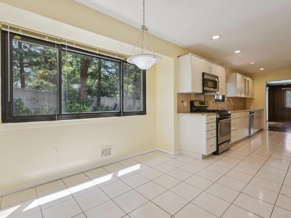 103 Gail Drive, New Rochelle NY 10805