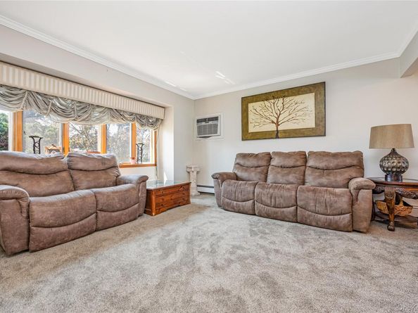 9 Cheryl Lane N, Farmingdale NY 11735