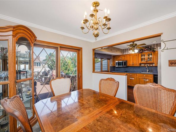 9 Cheryl Lane N, Farmingdale NY 11735