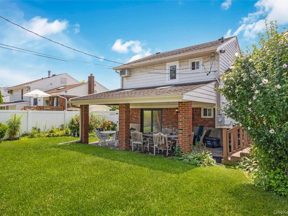 9 Cheryl Lane N, Farmingdale NY 11735