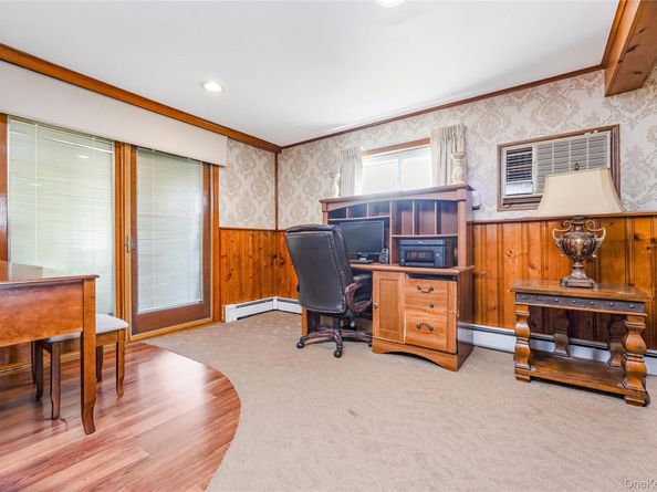 9 Cheryl Lane N, Farmingdale NY 11735