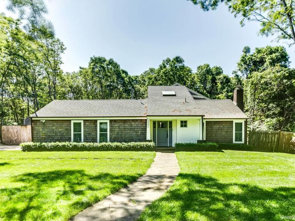 1206 Middle Line Highway, Sag Harbor NY 11963