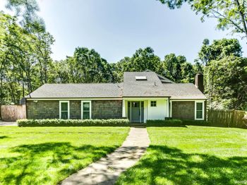 1206 Middle Line Highway