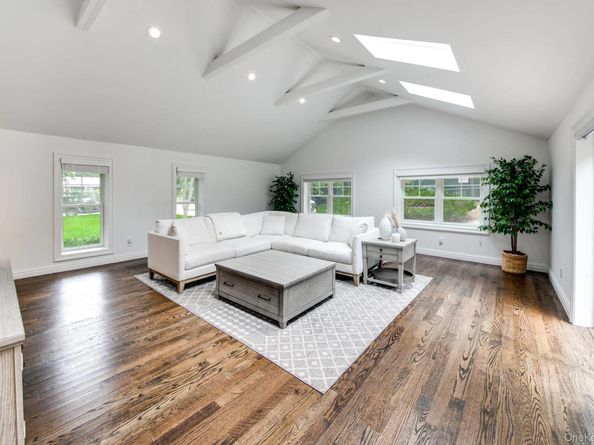 1206 Middle Line Highway, Sag Harbor NY 11963