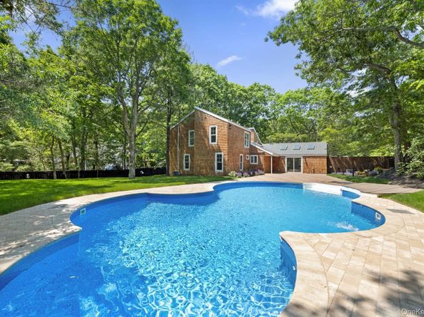 1206 Middle Line Highway, Sag Harbor NY 11963