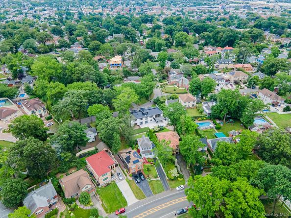 195-12 McLaughlin Avenue, Holliswood NY 11423