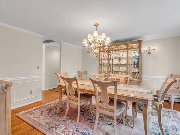 1 Damaris Court, Bayport NY 11705