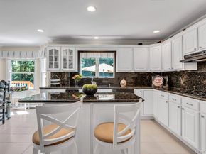 1 Damaris Court, Bayport NY 11705