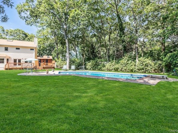 1 Damaris Court, Bayport NY 11705