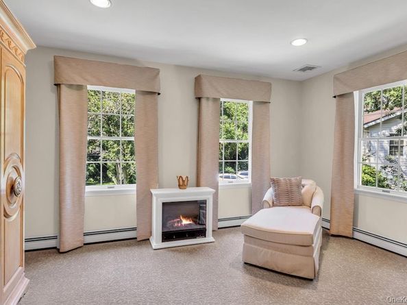 1 Damaris Court, Bayport NY 11705