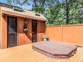 1 Damaris Court, Bayport NY 11705