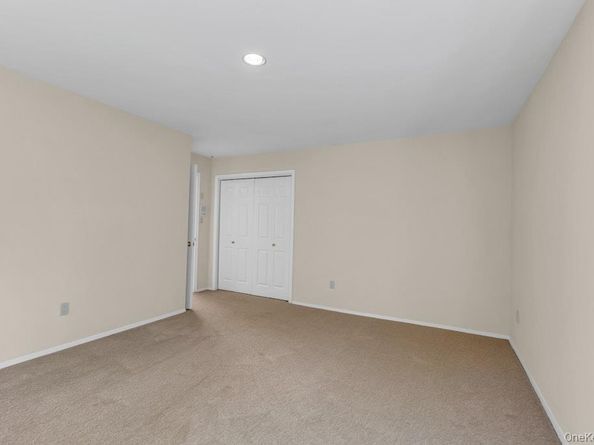 1 Damaris Court, Bayport NY 11705