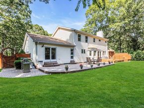 1 Damaris Court, Bayport NY 11705
