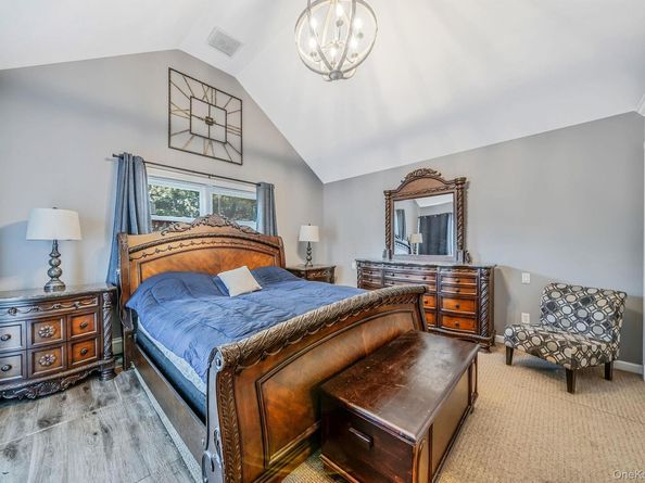 7 Rosella Court, West Babylon NY 11704