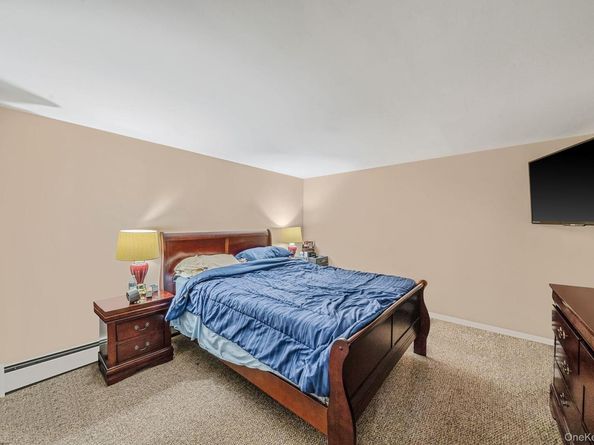 7 Rosella Court, West Babylon NY 11704