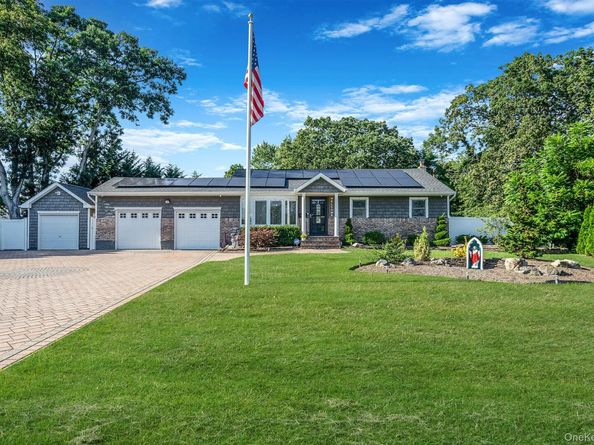 7 Rosella Court, West Babylon NY 11704