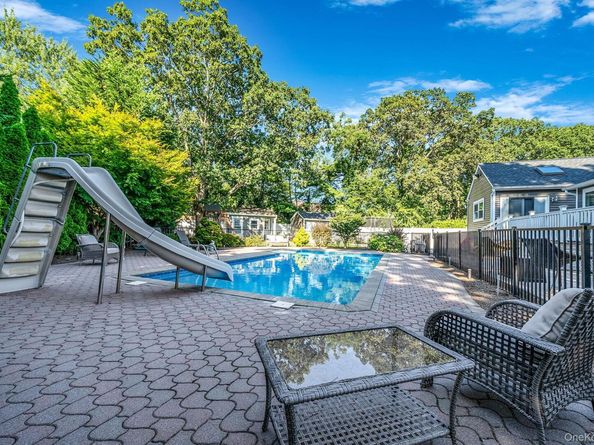 7 Rosella Court, West Babylon NY 11704