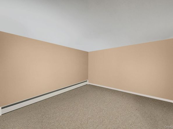 7 Rosella Court, West Babylon NY 11704