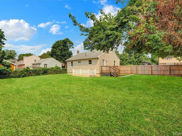 53 Saint Peters Drive, Brentwood NY 11717