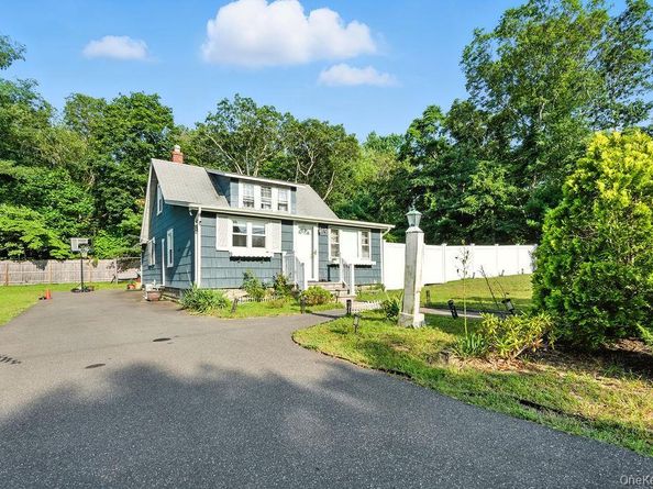 45 Columbus Avenue, Farmingville NY 11738