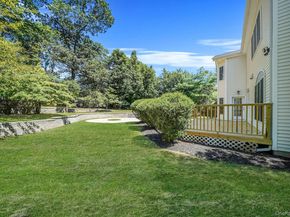 11 Cobbler Lane, East Setauket NY 11733