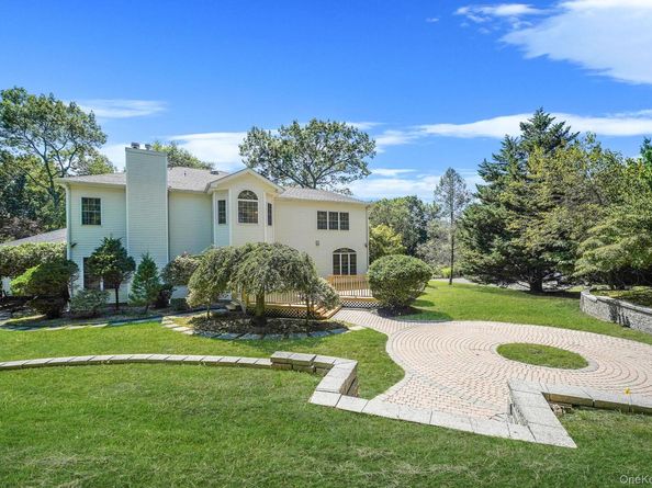 11 Cobbler Lane, East Setauket NY 11733