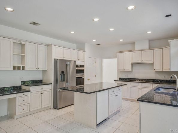 11 Cobbler Lane, East Setauket NY 11733