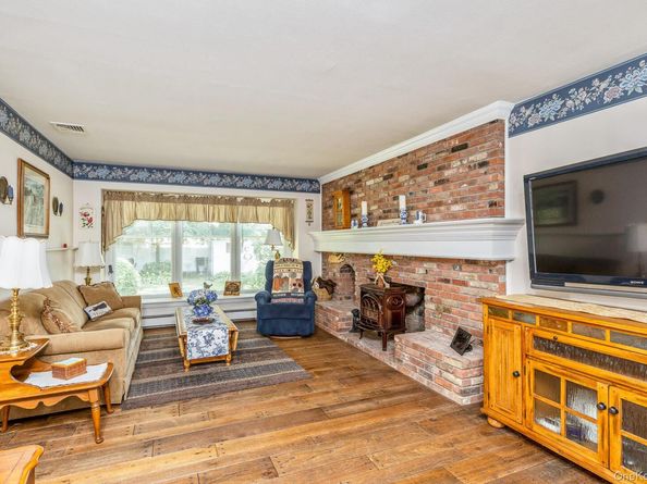 295 5th Street, Saint James NY 11780