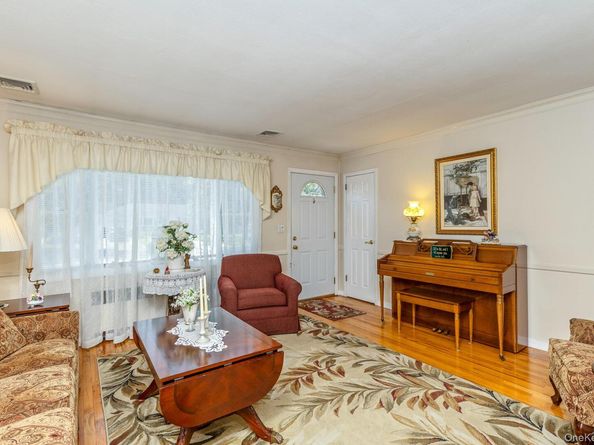 295 5th Street, Saint James NY 11780