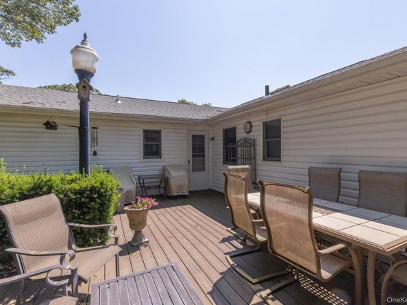295 5th Street, Saint James NY 11780