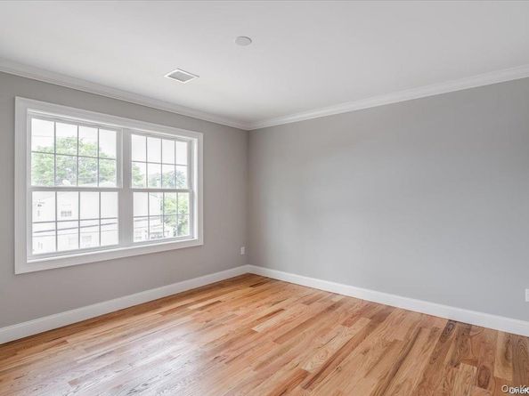 4 Vera Avenue, Plainview NY 11803
