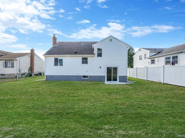 7 Ford Drive W, Massapequa NY 11758