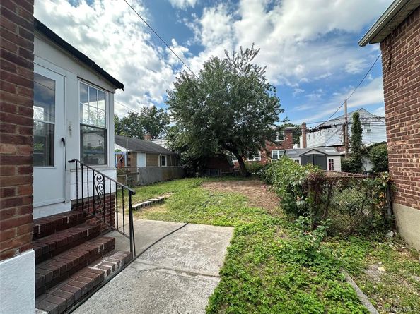 47-52 196 Street, Flushing NY 11358