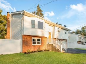 159 Coates Avenue N, Holbrook NY 11741