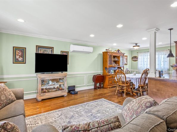 5 Webster Avenue, Massapequa NY 11758