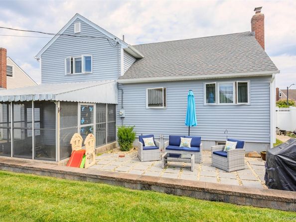 5 Webster Avenue, Massapequa NY 11758