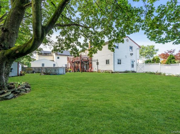 15 Abbey Lane, Bay Shore NY 11706