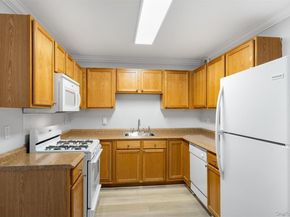 827 Portofino Place 827, Melville NY 11747