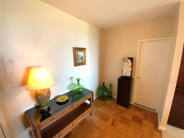 27110 Grand Central Parkway 22K, Floral Park NY 11005