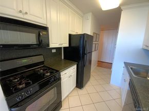 27110 Grand Central Parkway 22K, Floral Park NY 11005