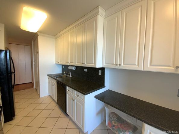 27110 Grand Central Parkway 22K, Floral Park NY 11005