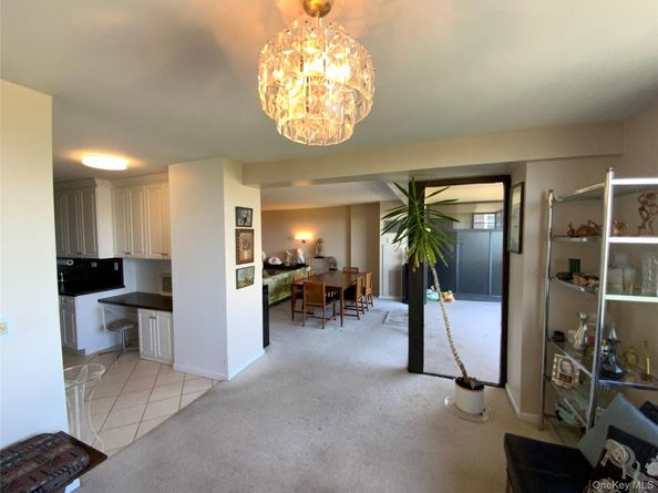 27110 Grand Central Parkway 22K, Floral Park NY 11005